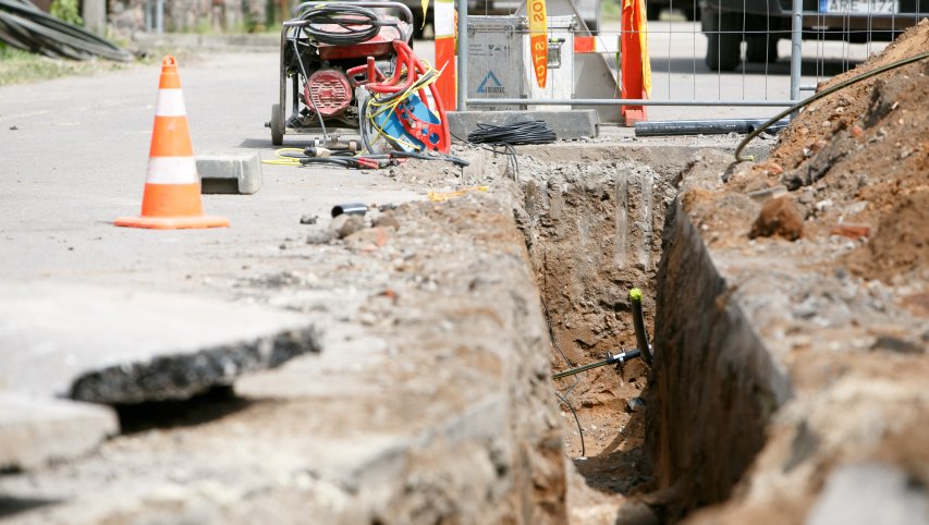 Neatsargūs kasimo darbai – gyventojai lieka be elektros ir dujų
