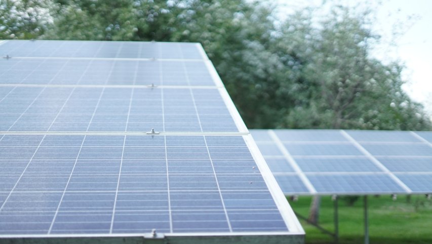 Benefits of solar power plants – electricity produced in gardens used at home 
