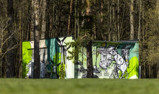 Vingio parke stovinčią transformatorinę ESO papuošė prasmingu piešiniu
