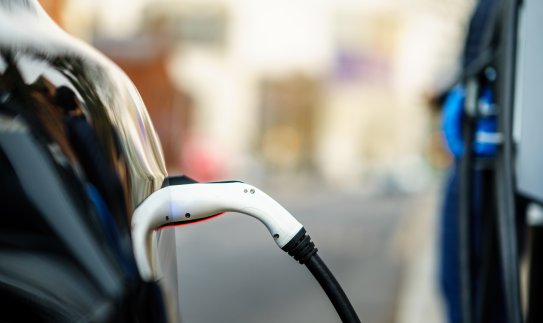 Vilniuje įdiegtas išmanus sprendimas: mikrorajonai atsiveria elektromobilių įkrovimui