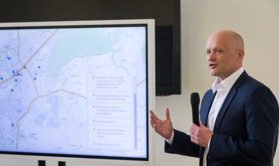 Skirstymo operatorius ruošiasi didžiulei elektromobilių infrastruktūros plėtrai