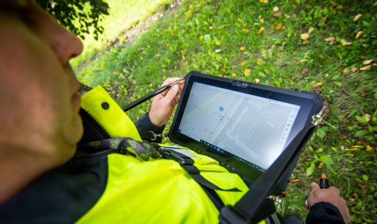 Nuo popieriaus iki planšečių: ESO kelionė geografinių informacinių sistemų meistriškumo link