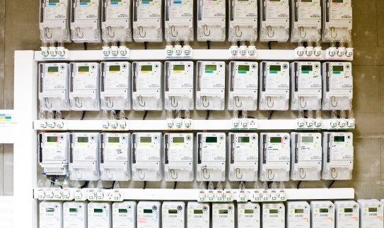 Testuojami pirmieji išmanūs elektros skaitikliai Lietuvoje