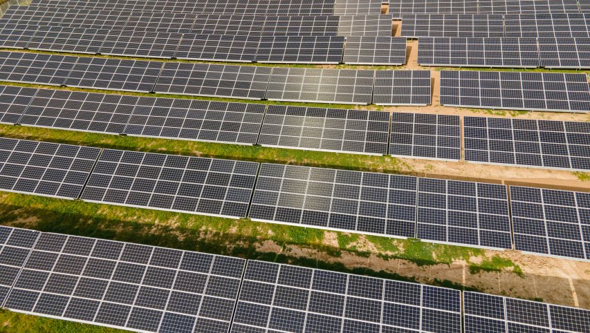 Nutolusi ar ant nuosavo stogo: ESO pataria, kaip išsirinkti saulės elektrinę
