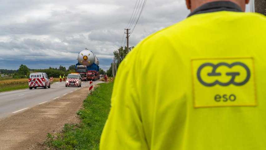 ESO prašo žemaičių pasiruošti: gabenant dar vieną milžinišką krovinį į „Orlen Lietuva“ gamyklą,...