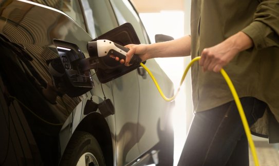 ESO pataria, į ką atsižvelgti įsirengiant elektromobilių įkrovimo stotelę 
