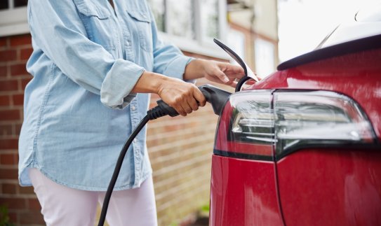 ESO eksperto patarimai norintiems įsirengti elektromobilių įkrovimo stotelę