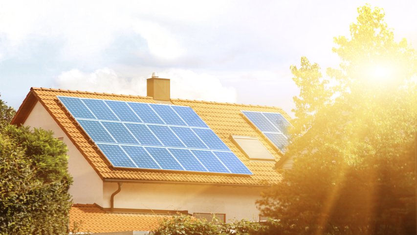 Atsinaujinančios energetikos naujienos: birželį ESO prie tinklo prijungė virš 3 tūkst. gaminančių...