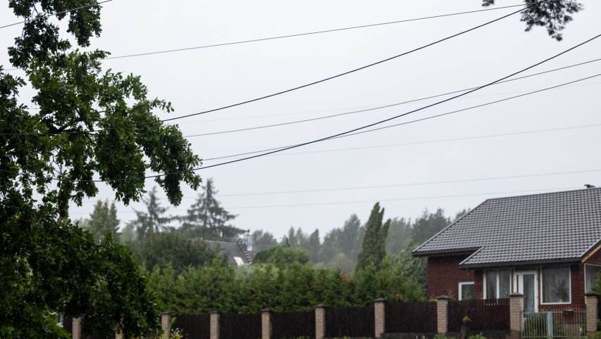Daugiau kaip 35 tūkst. ESO klientų bus išmokėta per 2,9 mln. eurų kompensacijų dėl pernykštės audros