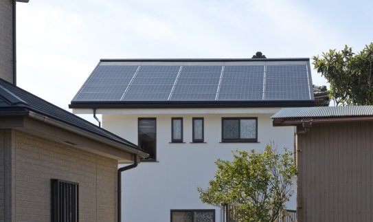 Atsinaujinančios energetikos naujienos: saulėtas vasaris gaminančių vartotojų generaciją išaugino...