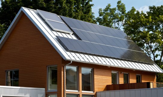 Atsinaujinančios energetikos naujienos: gaminančių vartotojų skaičius toliau auga – jau pasiekė...