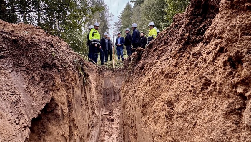 Energetikos ministras įvertino, kaip vyksta tinklo modernizavimo darbai Utenoje: ESO spartina...