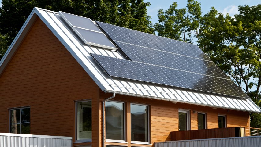 Atsinaujinančios energetikos naujienos: gaminančių vartotojų skaičius toliau auga – jau pasiekė...