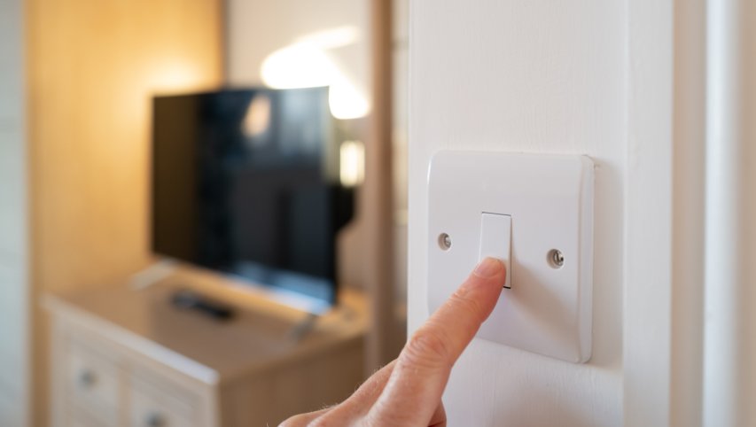 Vėstant orams norisi įsijungti šildytuvą: su išmaniuoju skaitikliu paprasta elektrą naudoti...