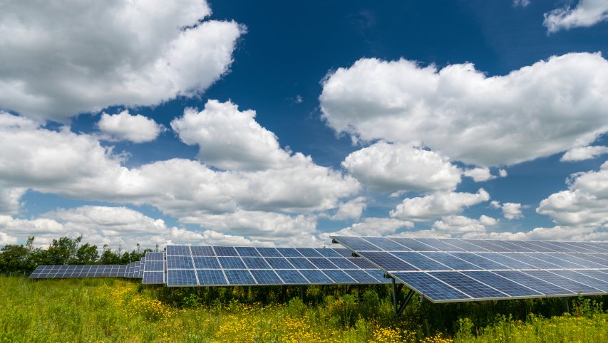 Atsinaujinančios energetikos naujienos: lūžis – vis daugiau lietuvių elektrines renkasi ne ten,...