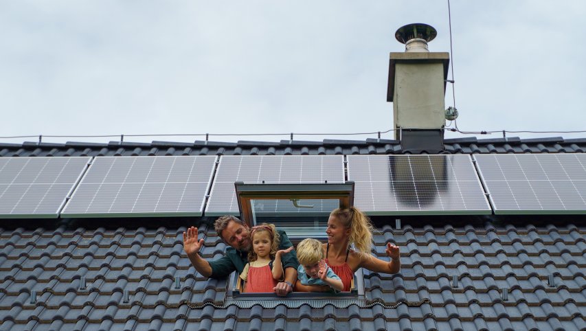 Atsinaujinančios energetikos naujienos: balandį pasiektas visų laikų gaminančių vartotojų...