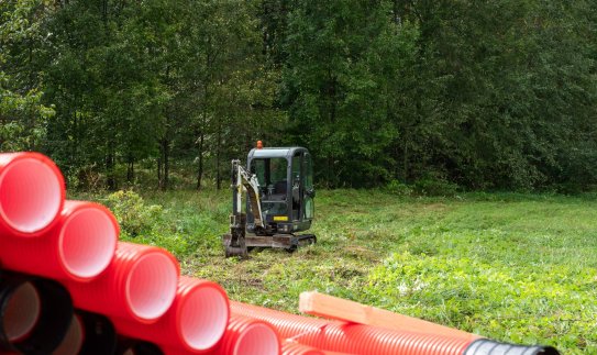 ESO primena laikytis saugumo: kasant žemę nukirsti kabeliai be elektros per metus palieka iki...