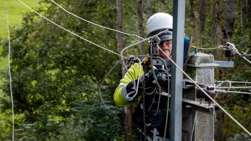 Nuo audros pradžios elektros tiekimas atkurtas jau daugiau nei 98 proc. klientų 